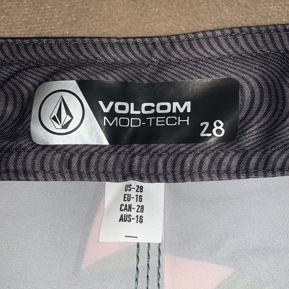 Volcom NWT Board Swim Shorts - Picture 4 of 4